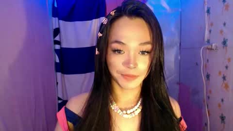 Snapshot of ursexy_debra chatting on 05-03-26, 02:50 TYRA online show from 05-03-26, 02:50