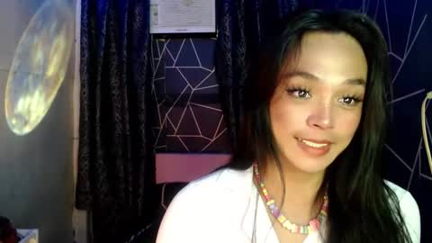 Snapshot of ursexy_debra chatting on 05-29-26, 08:34 TYRA online show from 05-29-26, 08:34