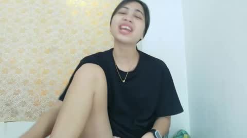 Snapshot of ursexy_pinay_skinny chatting on 10-10-25, 04:00 im jenny online show from 10-10-25, 04:00