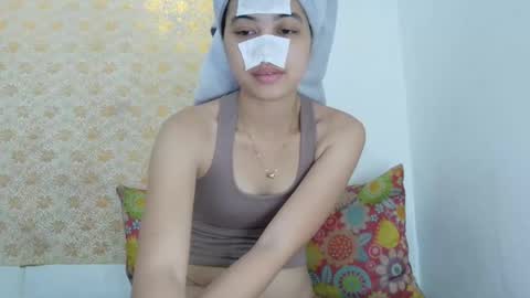 Snapshot of ursexy_pinay_skinny chatting on 11-21-25, 05:50 im jenny online show from 11-21-25, 05:50