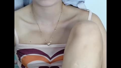 Snapshot of ursexy_pinay_skinny chatting on 11-22-25, 05:17 im jenny online show from 11-22-25, 05:17