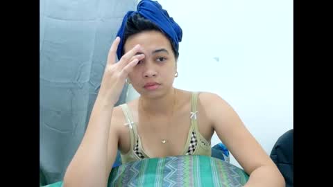 Snapshot of ursexy_pinay_skinny chatting on 04-20-26, 05:32 im jenny online show from 04-20-26, 05:32
