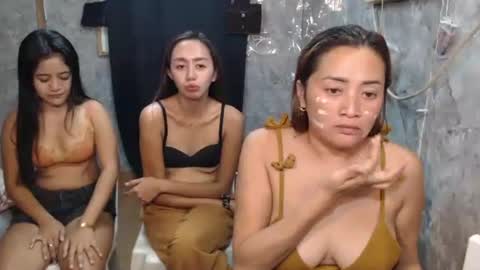 Snapshot of ursweetpinky chatting on 05-09-26, 12:27 ursweetpinky online show from 05-09-26, 12:27