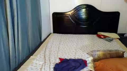 Snapshot of urtwink_jm chatting on 04-10-26, 11:15 mark online show from 04-10-26, 11:15