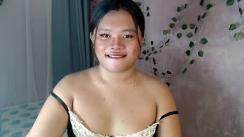 Snapshot of urwifematerial69_ chatting on 12-07-24, 05:59 Bella Miles Olivia online show from 12-07-24, 05:59