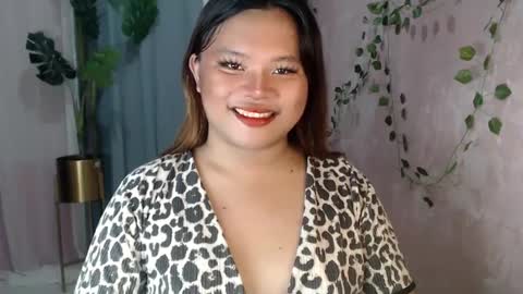 Snapshot of urwifematerial69_ chatting on 12-10-24, 11:40 Bella Miles Olivia online show from 12-10-24, 11:40