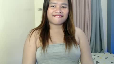 Snapshot of urwifematerial69_ chatting on 12-23-24, 03:23 Bella Miles Olivia online show from 12-23-24, 03:23