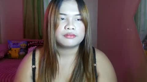 Snapshot of urwifematerial69_ chatting on 02-19-26, 08:32 Bella Miles Olivia online show from 02-19-26, 08:32