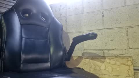 useme975 online show from 12-23-24, 07:20