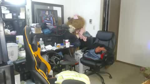 Snapshot of usgoober chatting on 05-17-26, 01:18 Eric online show from 05-17-26, 01:18