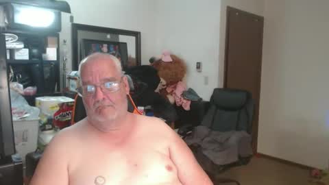 Snapshot of usgoober chatting on 05-19-26, 01:00 Eric online show from 05-19-26, 01:00