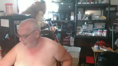 Snapshot of usgoober chatting on 06-18-26, 12:53 Eric online show from 06-18-26, 12:53