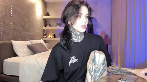 Snapshot of uwu_eva chatting on 01-05-26, 05:27 Eva online show from 01-05-26, 05:27