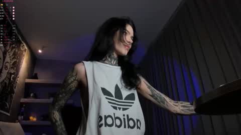 Snapshot of uwu_eva chatting on 02-01-26, 07:01 Eva online show from 02-01-26, 07:01