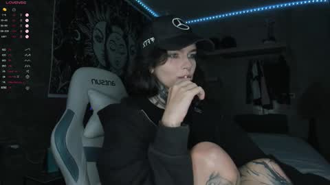 Snapshot of uwu_eva chatting on 03-03-26, 05:30 Eva online show from 03-03-26, 05:30