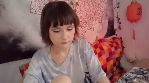 Snapshot of uwujudyosas chatting on 06-18-26, 10:19 Judy online show from 06-18-26, 10:19