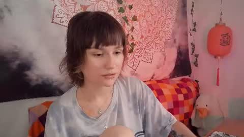 Snapshot of uwujudyosas chatting on 06-24-26, 12:59 Judy online show from 06-24-26, 12:59