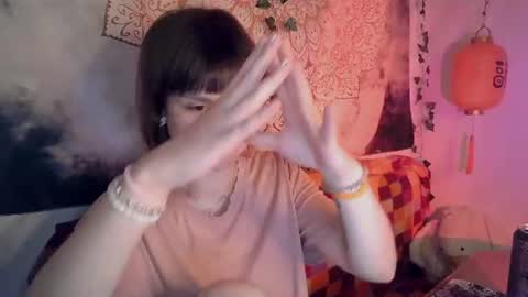 Snapshot of uwujudyosas chatting on 06-26-26, 10:58 Judy online show from 06-26-26, 10:58