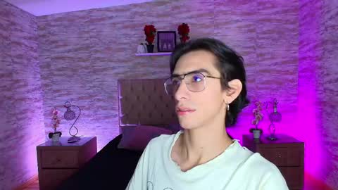 UYUKIE online show from 04-21-26, 01:53