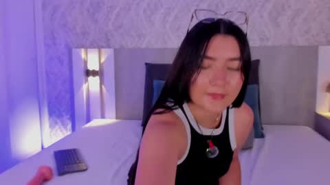 Snapshot of vaalentina_lux chatting on 05-20-26, 03:07 Vaalentina Lux online show from 05-20-26, 03:07