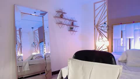 Snapshot of vaaleriee_miller_ chatting on 11-12-25, 04:40 valeriee miller online show from 11-12-25, 04:40