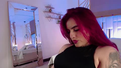 Snapshot of vaaleriee_miller_ chatting on 11-13-25, 04:50 valeriee miller online show from 11-13-25, 04:50