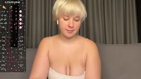 Snapshot of vaeeeliixx chatting on 05-31-26, 07:59 eva online show from 05-31-26, 07:59