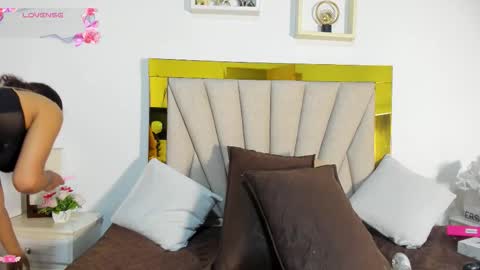 vahioleth  online show from 10-18-25, 03:09