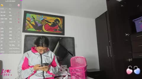 Vahiolet smith online show from 11-05-25, 03:28