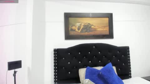 Vahiolet smith online show from 11-26-25, 02:01