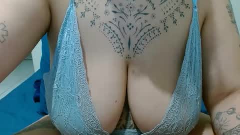 Snapshot of vaholiver chatting on 04-26-26, 03:04 Vah Oliver online show from 04-26-26, 03:04