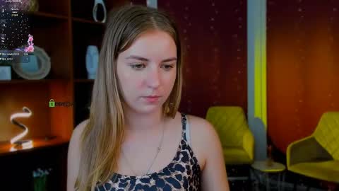 vaiolet_lovely online show from 05-14-26, 07:37