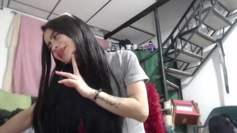 vaiolet online show from 10-18-25, 07:31