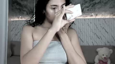 Snapshot of vaiolethsan chatting on 07-25-26, 09:23 Vaioleth online show from 07-25-26, 09:23