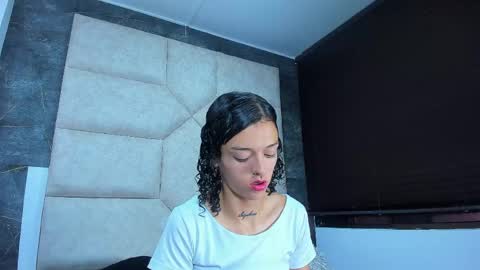 V A I O L E T T  S M I T H online show from 04-16-26, 01:34