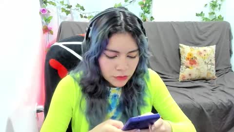 Vaiolet1314 online show from 02-08-26, 01:31