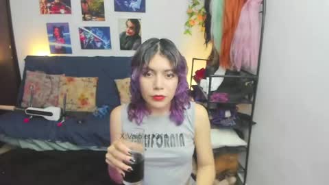 Vaiolet1314 online show from 04-19-26, 03:39