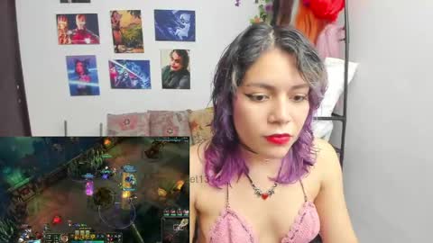Snapshot of vaioletuwu chatting on 05-27-26, 06:43 Vaiolet1314 online show from 05-27-26, 06:43