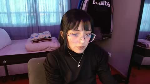 Snapshot of val_azuna chatting on 11-25-25, 01:22 valentina online show from 11-25-25, 01:22