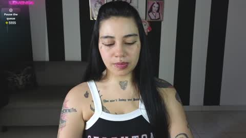 Snapshot of val_bardot1 chatting on 01-03-25, 07:27 first of all... who are u online show from 01-03-25, 07:27