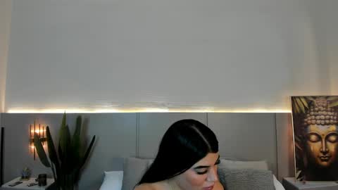 Snapshot of val_rossi chatting on 04-21-26, 03:24 Valentina online show from 04-21-26, 03:24