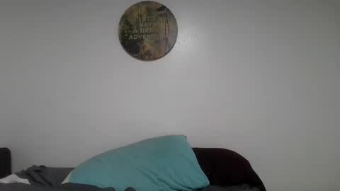 valarieak online show from 10-04-25, 01:53