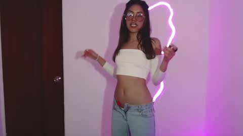 Hi I am Valcooky online show from 05-06-26, 04:08