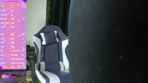 Snapshot of vale_bunny chatting on 06-19-26, 03:11 Valery online show from 06-19-26, 03:11