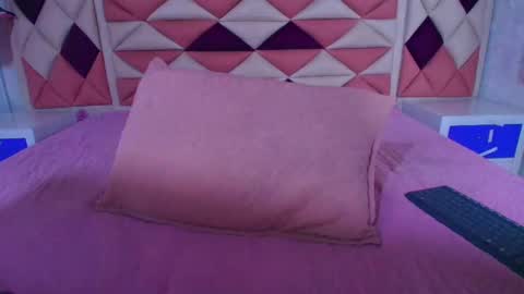 Snapshot of vale_castro1 chatting on 09-13-25, 07:24 Valentina online show from 09-13-25, 07:24