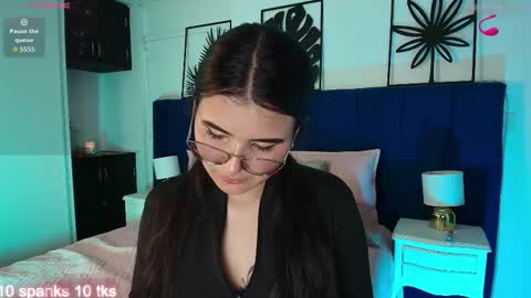 Tifanny  online show from 09-19-25, 07:58