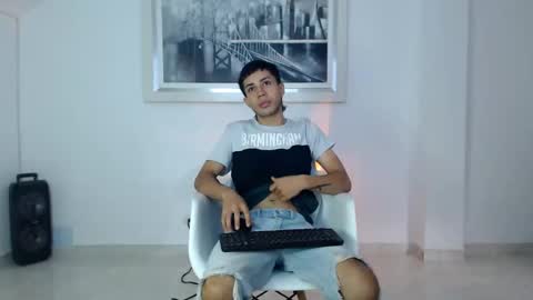 valen paul online show from 11-11-25, 08:42