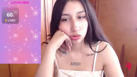 Snapshot of valen_tina33 chatting on 04-26-26, 02:26 Valentina online show from 04-26-26, 02:26