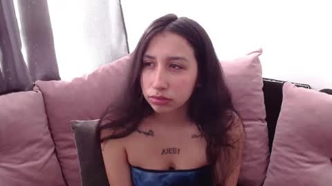 Snapshot of valen_tina33 chatting on 05-20-26, 12:22 Valentina online show from 05-20-26, 12:22