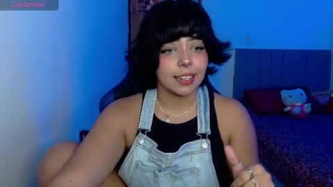 Snapshot of valenbeauty chatting on 04-23-26, 02:35 valenbeauty online show from 04-23-26, 02:35